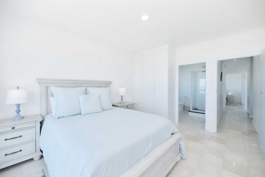 5 Bedroom Property for Sale in Kleinbaai Western Cape